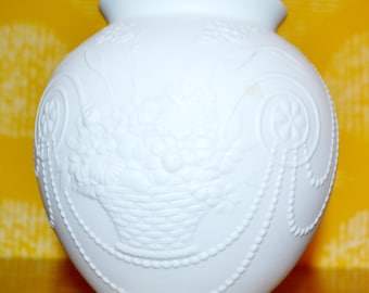 Jarrón vintage de cerámica blanca de AK Kaiser, diseño retro de los años 70, mediados de siglo, era espacial, arte óptico.