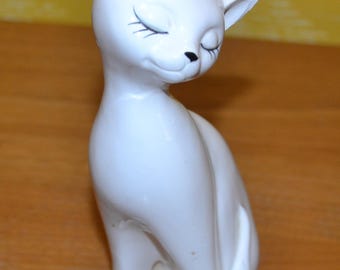 ヴィンテージ陶器の猫の置物、白、1970年代レトロ、シャビーシック