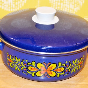 Vintage cooking pot metal enamel blue from the 70s Seventies Retro Mid Century Shabby Chic country style