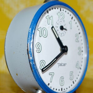 Vintage Alarm Clock Retro Design 50s Red/White Mid Century Retro Rockabilly Shabby Chic Clock