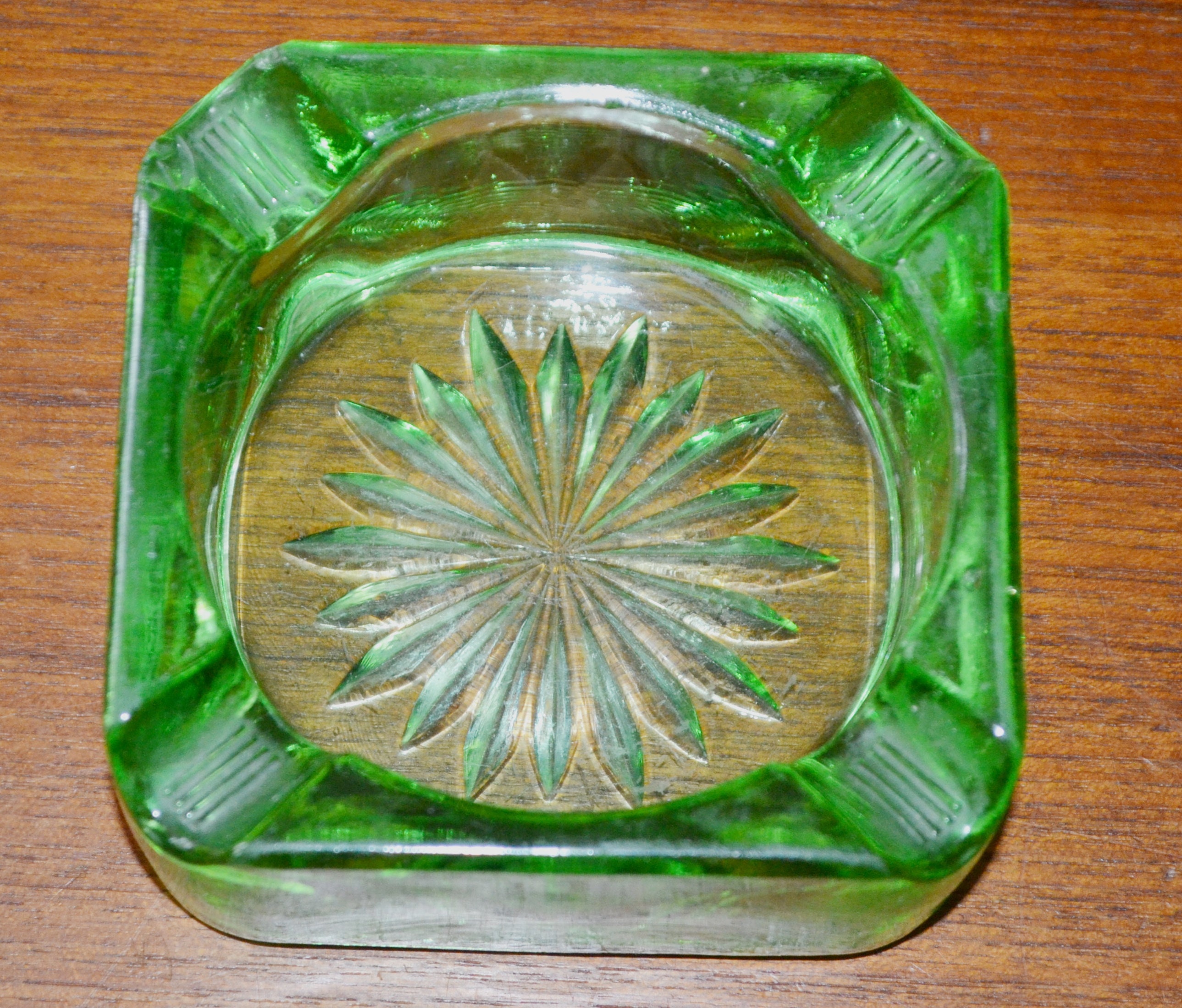 Vintage Glass Star Ashtray Green 70s Space Age Retro Mid Century