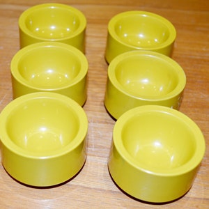 Vintage egg cup plastic mustard yellow 70s retro mid century shabby chic country style egg cups