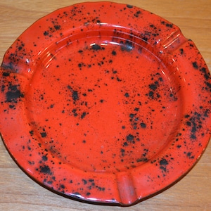 Vintage Ashtray Orange / Red 70s Red Shabby Chic Country Style Retro Mid Century