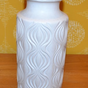Beautiful vintage ceramic vase by Scheurich White 70s Seventies Retro Design Space Age Mid Century WGK