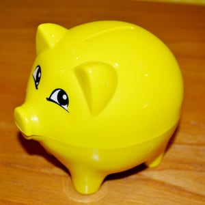 Vintage money box / piggy bank yellow plastic decoration 70s Mid Century Retro country style