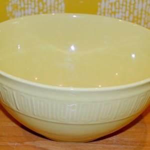 Beautiful large vintage bowl/bowl yellow 70s retro mid century shabby chic country style
