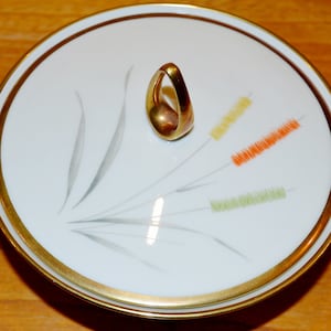 Vintage porcelain lidded box by Alka Kunst Dekor Reed from the 50s Retro Mid Century Shabby Chic Country House Style WGK