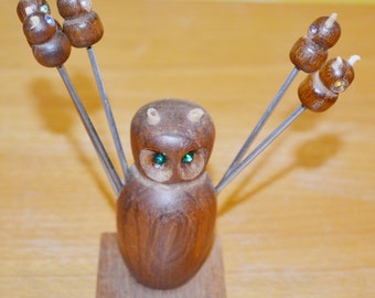 Vintage Owl Figurine / Owl Teak Wood Brown Cocktail Pick Wood Retro Design 1960s Mid Century Retro Shabby Chic Country Style