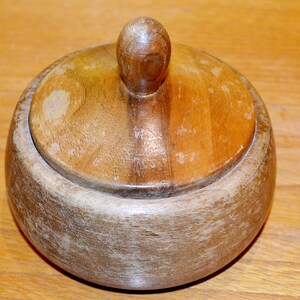 Vintage wooden lidded box brown shabby chic seventies retro mid century 70s