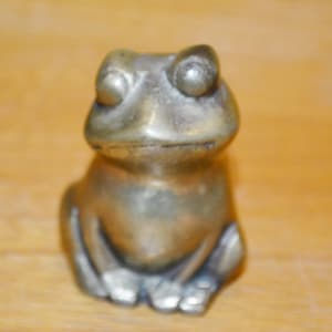 Vintage brass decorative figure frog gold-colored 70s retro mid-century country style shabby chic cat