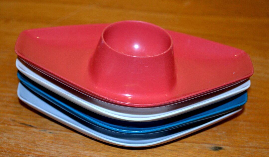 4 Eierbecher Weiß - Stapelbare Frühstücksei Halter Aus Kunststoff