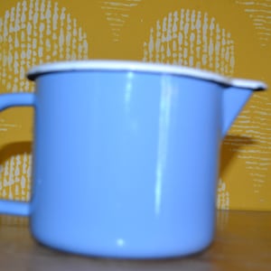 Vintage Enamel Jug Blue/White 50s Retro Mid Century Shabby Chic Country Style