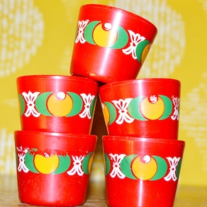 Vintage egg cups plastic 70s red / colorful retro mid century shabby chic country style egg cups