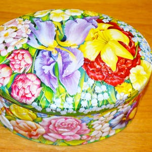 Beautiful colorful vintage tin can 70s retro mid century shabby chic country style