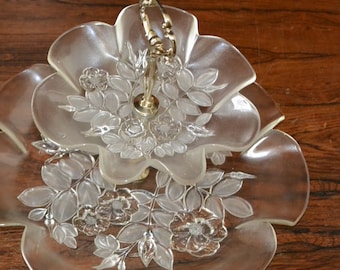 Vintage cake stand white floral decor