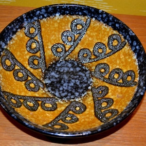 Vintage serving bowl ceramic 70s retro mid century shabby chic country style