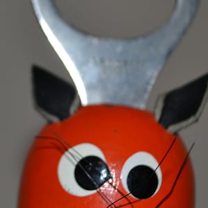 Vintage flesopener uit de jaren 70, hout, oranje, ruimtetijdperk, dopopener