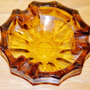 Vintage Glass Ashtray Yellow Ashtray 70s Space Age Design Retro Mid Century Shabby Chic Country Style
