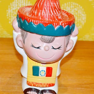 Beautiful large XL vintage ceramic collectible money box/figurine from the 1970s. Retro mid-century shabby chic country style.