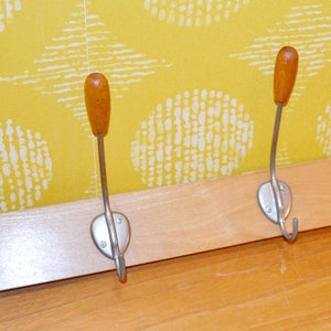 True Vintage Coat Rack / Hook Rail Beige/Silver Fifties 50s Rockabilly Mid Century Retro Shabby Chic Country Style