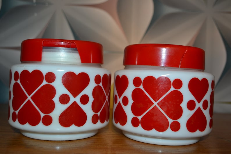 2 vintage cans redwhite heart 70s
