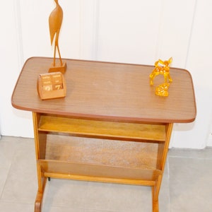 Vintage wózek na gazety brązowy Opal Möbel 50. Rockabilly Design Retro Mid Century Shabby Chic Styl wiejski