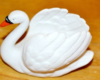 Vintage swan ceramic figurine by Göbel/Goebel, white, 1970s retro, mid-century style, cats, shabby chic, country style