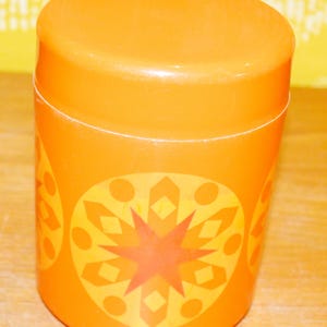 Vintage Arko plastic koffieblik met deksel, oranje/geel, retro uit de jaren 70, mid-century modern, shabby chic, landelijke stijl