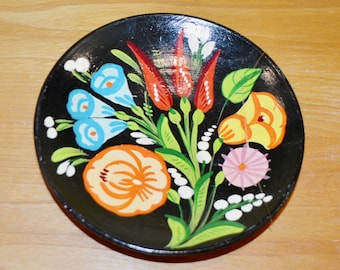 美しい黒の陶器の花瓶、レトロなミッドセンチュリー、シャビーシックな