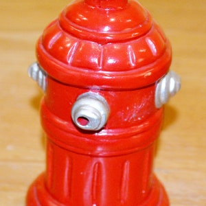 Vintage ceramic money box red USA hydrant from the 70s Seventies Mid Century Retro Shabby Chic country style