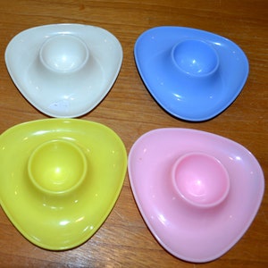 Vintage egg cup 50s plastic colorful seventies retro mid century shabby chic country style