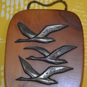Vintage wall picture swans made of wood and metal brown / gold colored Mid Century Retro Rockabella