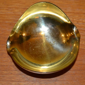 Very shapely brass vintage ashtray gold-colored ashtray 70s space age design retro mid century shabby chic country house style