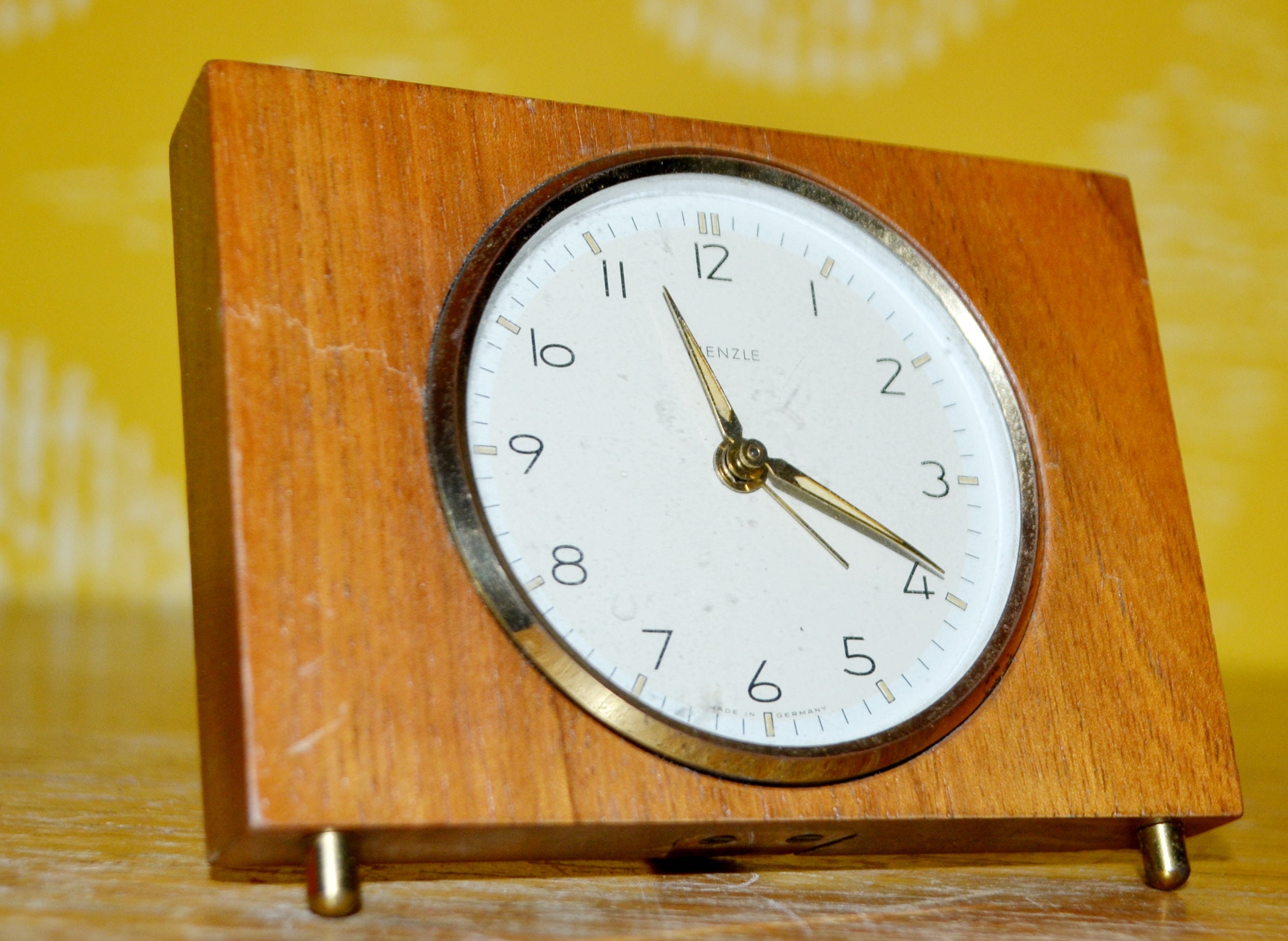 Retro Table Clock Image Vintage Table Clock, Wood/metal, Retro Design, 1950s, Red/white, Mid ...
