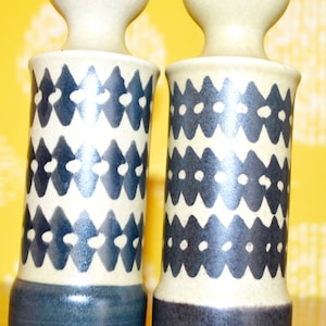 Vintage salt and pepper shakers by Goebel salt shaker ceramic beige/blue 70s Seventies Retro Mid Century country style Shabby Chic