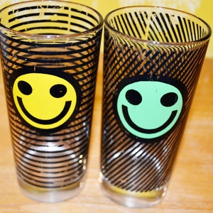 Vintage 2 juice glasses set glass glasses smiley 80s retro design mid century vintage glass country style shabby chic
