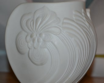 Candelabro blanco vintage de AK Kaiser, estilo retro de los años 70, moderno de mediados de siglo, era espacial.