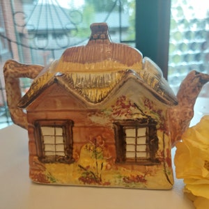 Price Bros Ye Olde Cottage Teapot