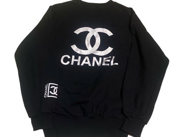 Maglione vintage Chanel con grande logo