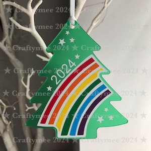 Adorno navideño arcoíris escarchado 2024/2025. Arcoíris personalizado. Acrílico.