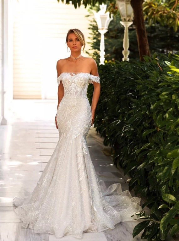 off the shoulder mermaid wedding dress