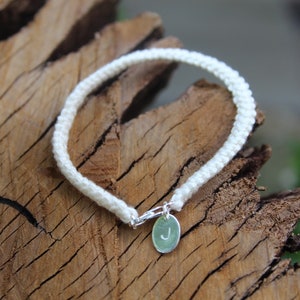 2 Jahre Baumwolle, cremefarbene Baumwolle Unisex Häkelarmband mit personalisiertem silbernem Anhänger, Baumwolljubiläumsgeschenk, handgefertigtes Baumwollgeschenk