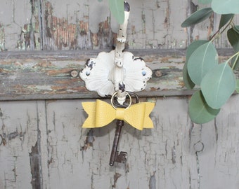 Keychain Leather Bow