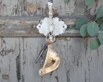 Keychain/small purse leather bird