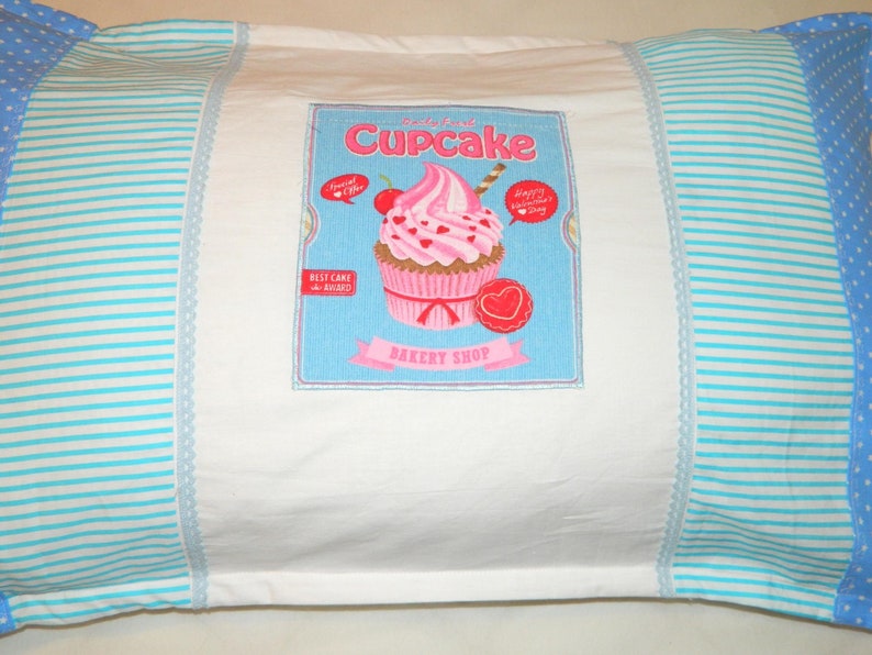 großes pastelliges Muffinkissen,Cupcakes,50x80, Bild 3