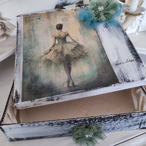 Très vieille boîte en carton vintage rétro nostalgie rangement boîte en carton brocante shabby chic boîte bébé boîte mariage boîte souvenir