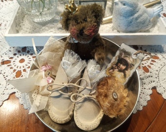 Very old nostalgic baby shoes teddy plate decoration set vintage retro antique brocante shabby chic great decoration set2
