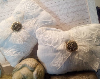 2 lavender pillows scented pillows decorative pillows brocante handmade unique pieces shabby chic vintage white