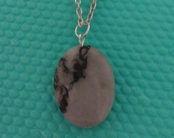 Oval grey agate pendant necklace