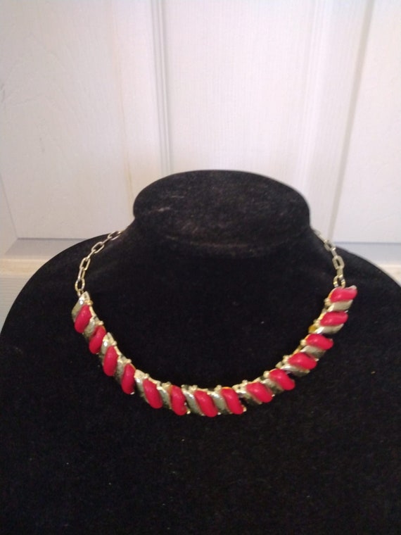 Red and gold tone stripe necklace - image 1